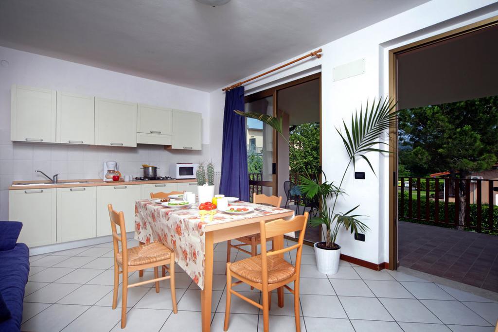 Camping Garden Tourist Manerba del Garda Exterior foto